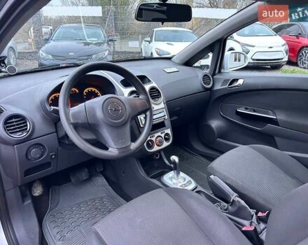 Серый Опель Корса, объемом двигателя 1.23 л и пробегом 375 тыс. км за 3200 $, фото 12 на Automoto.ua