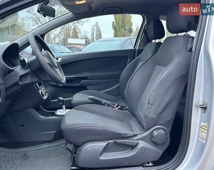 Серый Опель Корса, объемом двигателя 1.23 л и пробегом 375 тыс. км за 3200 $, фото 10 на Automoto.ua