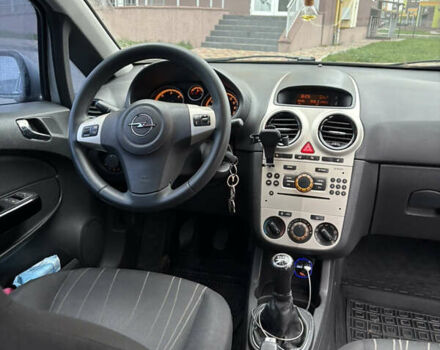 Серый Опель Корса, объемом двигателя 1.25 л и пробегом 215 тыс. км за 5000 $, фото 6 на Automoto.ua