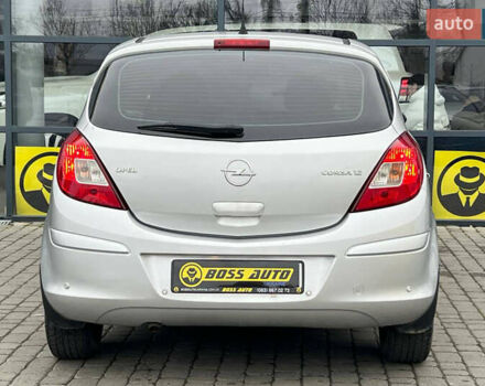 Серый Опель Корса, объемом двигателя 1.2 л и пробегом 112 тыс. км за 5400 $, фото 5 на Automoto.ua