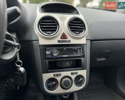 Сірий Опель Корса, об'ємом двигуна 1.23 л та пробігом 255 тис. км за 3900 $, фото 18 на Automoto.ua