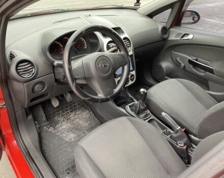 Серый Опель Корса, объемом двигателя 1 л и пробегом 220 тыс. км за 4000 $, фото 5 на Automoto.ua