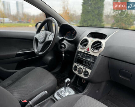 Сірий Опель Корса, об'ємом двигуна 1.23 л та пробігом 255 тис. км за 3900 $, фото 13 на Automoto.ua