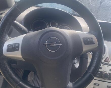 Серый Опель Корса, объемом двигателя 1.2 л и пробегом 290 тыс. км за 4500 $, фото 4 на Automoto.ua