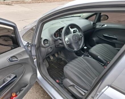 Серый Опель Корса, объемом двигателя 1.2 л и пробегом 180 тыс. км за 4900 $, фото 3 на Automoto.ua