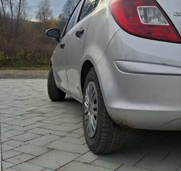 Серый Опель Корса, объемом двигателя 1.3 л и пробегом 242 тыс. км за 4700 $, фото 3 на Automoto.ua