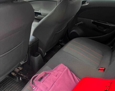 Серый Опель Корса, объемом двигателя 1.4 л и пробегом 206 тыс. км за 6150 $, фото 5 на Automoto.ua