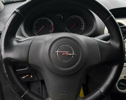 Сірий Опель Корса, об'ємом двигуна 1.3 л та пробігом 265 тис. км за 3999 $, фото 9 на Automoto.ua