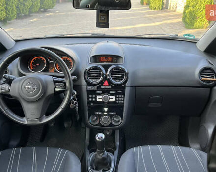 Серый Опель Корса, объемом двигателя 1.2 л и пробегом 128 тыс. км за 4999 $, фото 17 на Automoto.ua