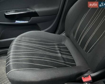 Серый Опель Корса, объемом двигателя 1.3 л и пробегом 304 тыс. км за 4000 $, фото 6 на Automoto.ua