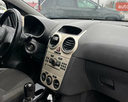 Серый Опель Корса, объемом двигателя 1.25 л и пробегом 265 тыс. км за 3999 $, фото 8 на Automoto.ua