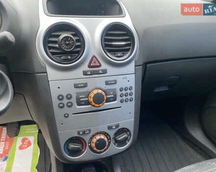 Сірий Опель Корса, об'ємом двигуна 1.25 л та пробігом 260 тис. км за 4750 $, фото 6 на Automoto.ua