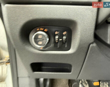 Серый Опель Корса, объемом двигателя 1.3 л и пробегом 257 тыс. км за 4500 $, фото 24 на Automoto.ua