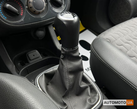 Серый Опель Корса, объемом двигателя 1.2 л и пробегом 170 тыс. км за 6500 $, фото 13 на Automoto.ua