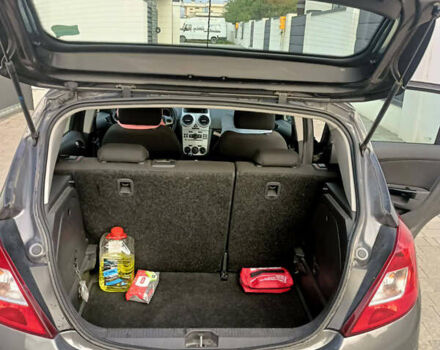 Серый Опель Корса, объемом двигателя 1.23 л и пробегом 314 тыс. км за 4900 $, фото 10 на Automoto.ua