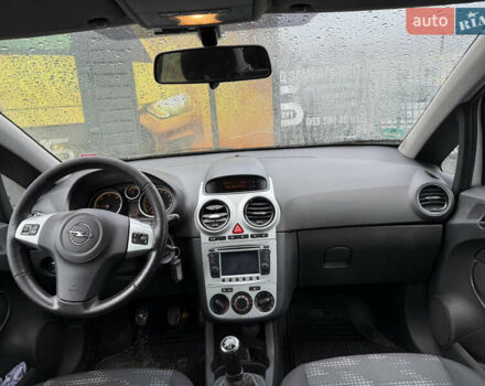 Серый Опель Корса, объемом двигателя 1.3 л и пробегом 257 тыс. км за 4500 $, фото 18 на Automoto.ua