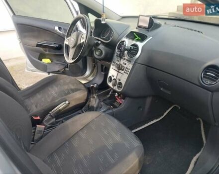 Сірий Опель Корса, об'ємом двигуна 1.3 л та пробігом 230 тис. км за 4800 $, фото 3 на Automoto.ua