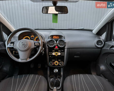 Серый Опель Корса, объемом двигателя 1.4 л и пробегом 203 тыс. км за 6250 $, фото 4 на Automoto.ua