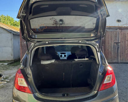 Серый Опель Корса, объемом двигателя 1.3 л и пробегом 331 тыс. км за 4800 $, фото 2 на Automoto.ua