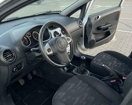 Сірий Опель Корса, об'ємом двигуна 1.36 л та пробігом 207 тис. км за 5500 $, фото 23 на Automoto.ua