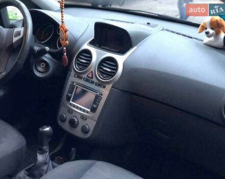 Сірий Опель Корса, об'ємом двигуна 1.25 л та пробігом 221 тис. км за 5500 $, фото 3 на Automoto.ua