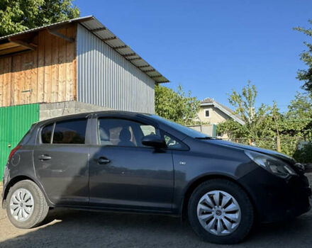 Серый Опель Корса, объемом двигателя 1.3 л и пробегом 331 тыс. км за 4800 $, фото 3 на Automoto.ua