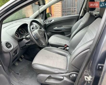 Серый Опель Корса, объемом двигателя 1.25 л и пробегом 250 тыс. км за 4999 $, фото 24 на Automoto.ua