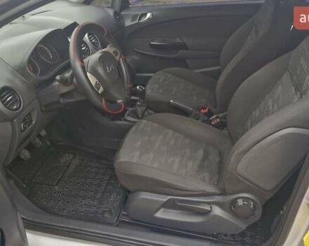 Серый Опель Корса, объемом двигателя 1.3 л и пробегом 220 тыс. км за 3650 $, фото 13 на Automoto.ua