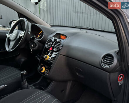 Серый Опель Корса, объемом двигателя 1.4 л и пробегом 203 тыс. км за 6250 $, фото 35 на Automoto.ua