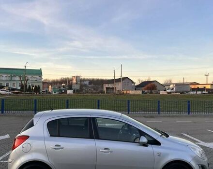 Сірий Опель Корса, об'ємом двигуна 1.36 л та пробігом 207 тис. км за 5500 $, фото 4 на Automoto.ua