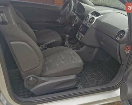 Серый Опель Корса, объемом двигателя 1.3 л и пробегом 220 тыс. км за 3650 $, фото 15 на Automoto.ua