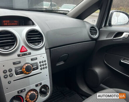 Серый Опель Корса, объемом двигателя 1 л и пробегом 193 тыс. км за 5000 $, фото 11 на Automoto.ua