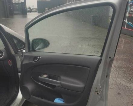 Серый Опель Корса, объемом двигателя 1.2 л и пробегом 325 тыс. км за 4800 $, фото 9 на Automoto.ua