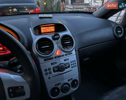 Сірий Опель Корса, об'ємом двигуна 1.25 л та пробігом 230 тис. км за 4200 $, фото 8 на Automoto.ua