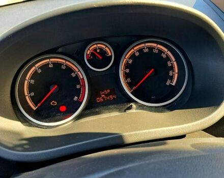 Сірий Опель Корса, об'ємом двигуна 1.2 л та пробігом 63 тис. км за 8000 $, фото 2 на Automoto.ua