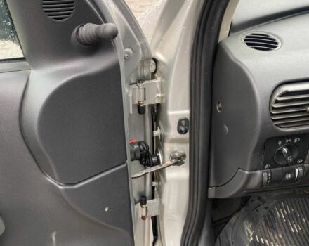 Серый Опель Корса, объемом двигателя 1 л и пробегом 150 тыс. км за 3300 $, фото 10 на Automoto.ua