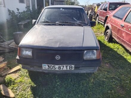 Опель Корса 1988 в Олевске на Automoto.ua Серый Опель Корса, объемом двигателя 0 л и пробегом 500 тыс. км за 750 $, фото 1 на Automoto.ua