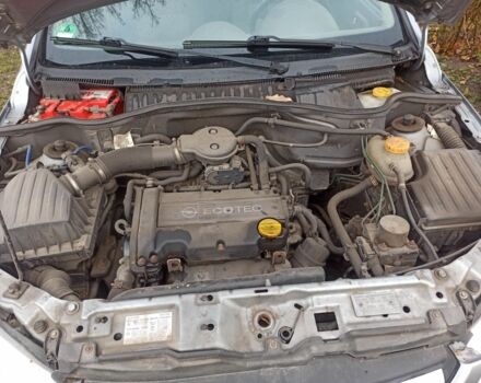 Серый Опель Корса, объемом двигателя 1.2 л и пробегом 214 тыс. км за 2700 $, фото 1 на Automoto.ua