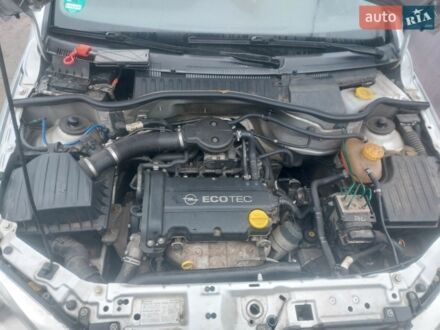 Сірий Опель Корса, об'ємом двигуна 1.2 л та пробігом 99 тис. км за 3900 $, фото 1 на Automoto.ua