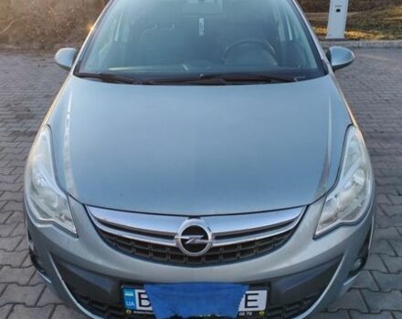 Серый Опель Корса, объемом двигателя 1.4 л и пробегом 293 тыс. км за 3900 $, фото 1 на Automoto.ua