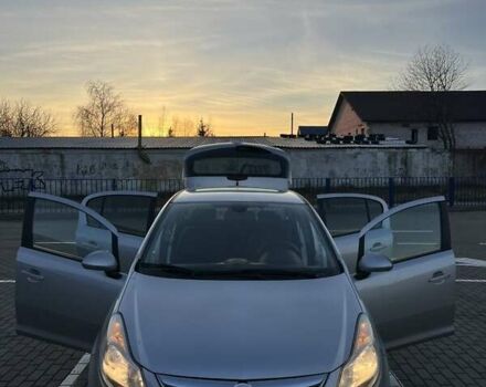 Сірий Опель Корса, об'ємом двигуна 1.36 л та пробігом 207 тис. км за 5500 $, фото 1 на Automoto.ua