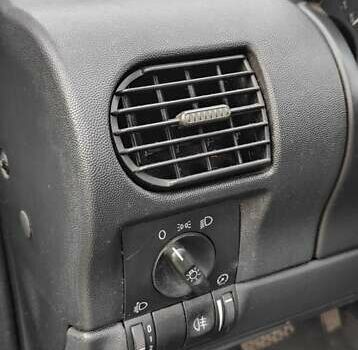 Синій Опель Корса, об'ємом двигуна 0.97 л та пробігом 180 тис. км за 3100 $, фото 15 на Automoto.ua