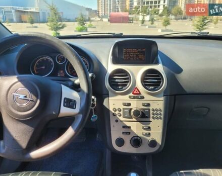 Синий Опель Корса, объемом двигателя 1.23 л и пробегом 227 тыс. км за 4400 $, фото 7 на Automoto.ua
