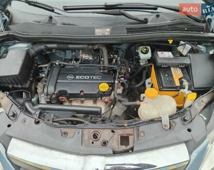 Синій Опель Корса, об'ємом двигуна 1.23 л та пробігом 349 тис. км за 4000 $, фото 9 на Automoto.ua