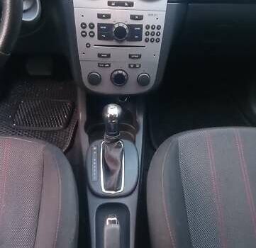 Синій Опель Корса, об'ємом двигуна 1.36 л та пробігом 255 тис. км за 4999 $, фото 4 на Automoto.ua