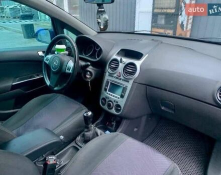 Синий Опель Корса, объемом двигателя 1.3 л и пробегом 240 тыс. км за 4950 $, фото 4 на Automoto.ua