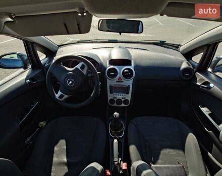 Синій Опель Корса, об'ємом двигуна 1.3 л та пробігом 180 тис. км за 6500 $, фото 9 на Automoto.ua