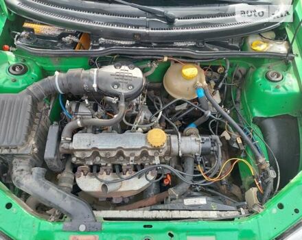 Зелений Опель Корса, об'ємом двигуна 1.39 л та пробігом 183 тис. км за 2200 $, фото 2 на Automoto.ua