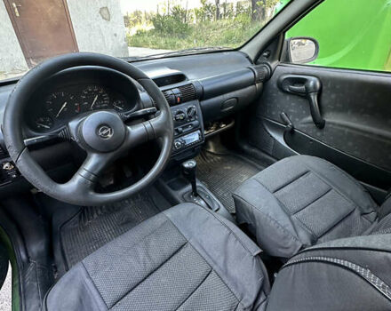 Зеленый Опель Корса, объемом двигателя 1.4 л и пробегом 215 тыс. км за 2000 $, фото 5 на Automoto.ua