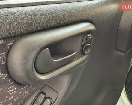 Зелений Опель Корса, об'ємом двигуна 1.2 л та пробігом 100 тис. км за 4800 $, фото 17 на Automoto.ua